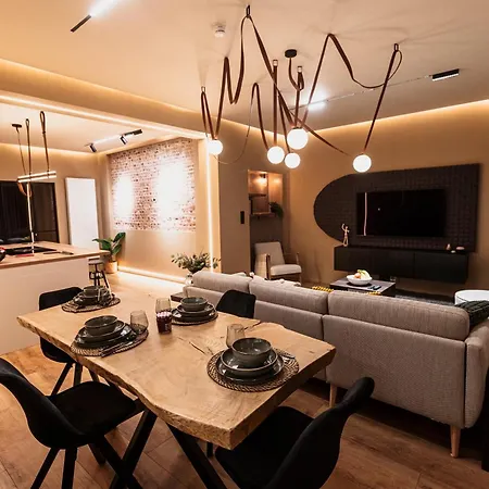 Golden Dove Luxury Apartment *